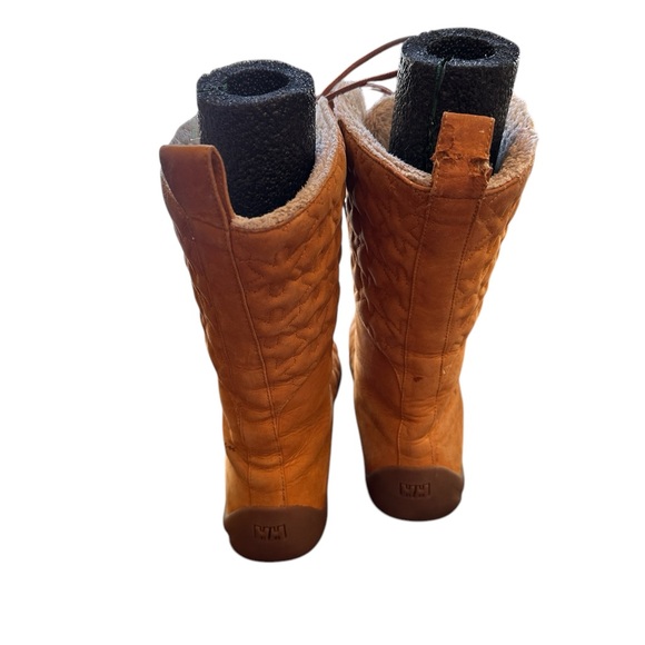 Womens Helly Hansen Leather Embroidered SnowflakeWaterproof Boots Size 7 - Picture 4 of 11